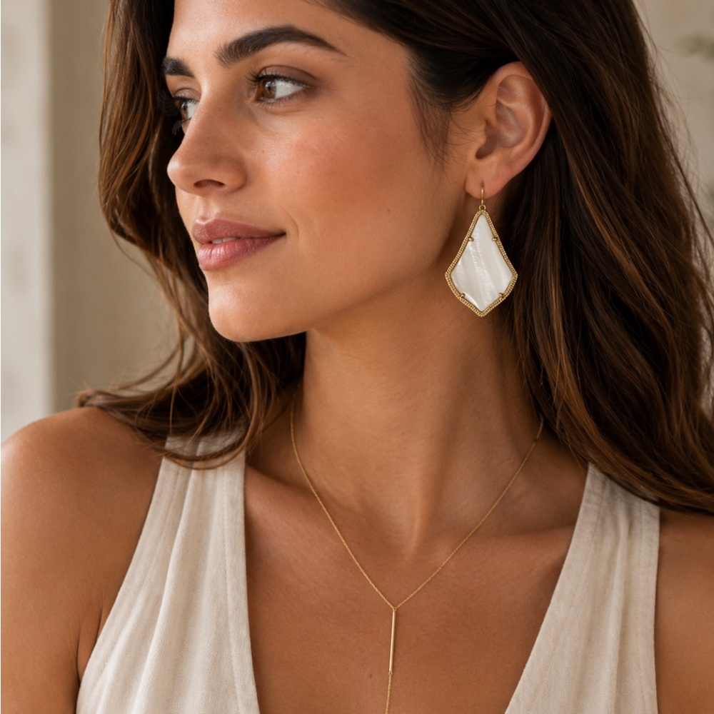 Kendra Scott Alex pearl earrings  with gold plated hardware